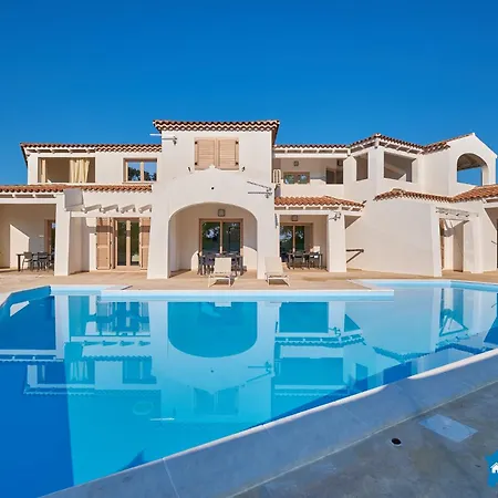 Nuovo Con Piscina 500m